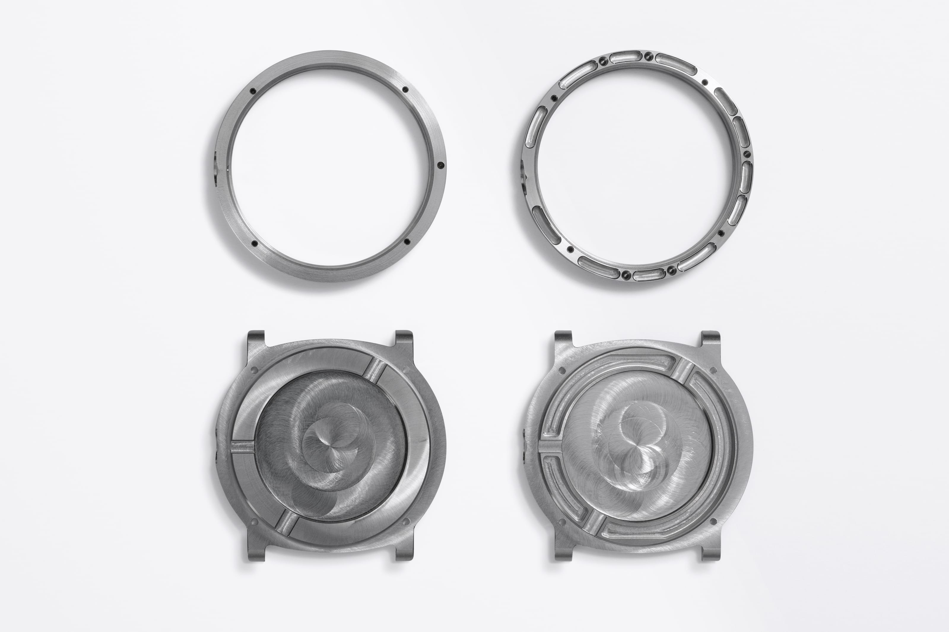 annual-calendar-LIGHT-39mm-case-comparison-ochs-und-junior.c-zoomed2_RGB