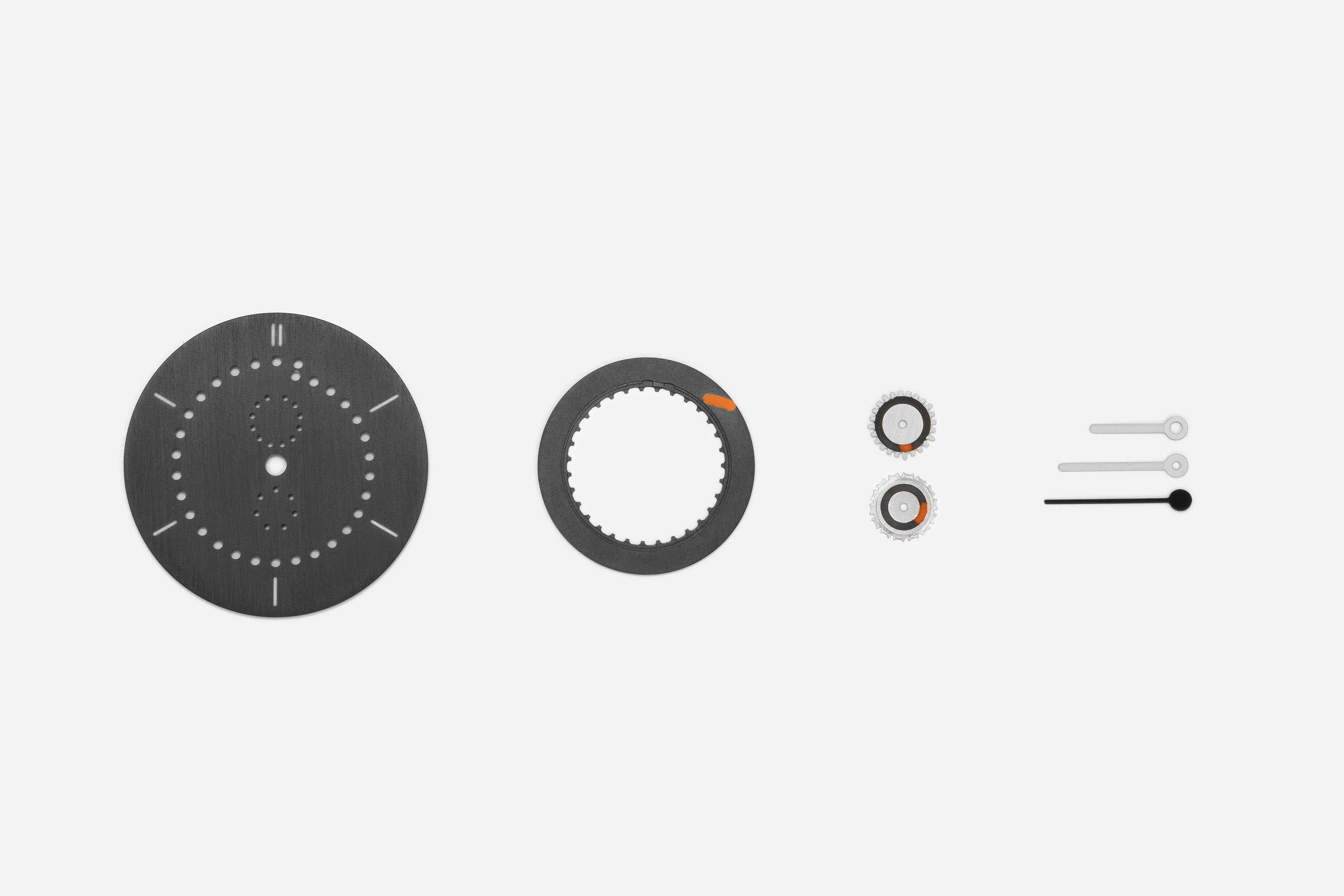 annual-calendar-LIGHT-39mm-aluminum-and-carbon-overhead-ochs-und-juniorb-2_without crown_zoomed_RGB