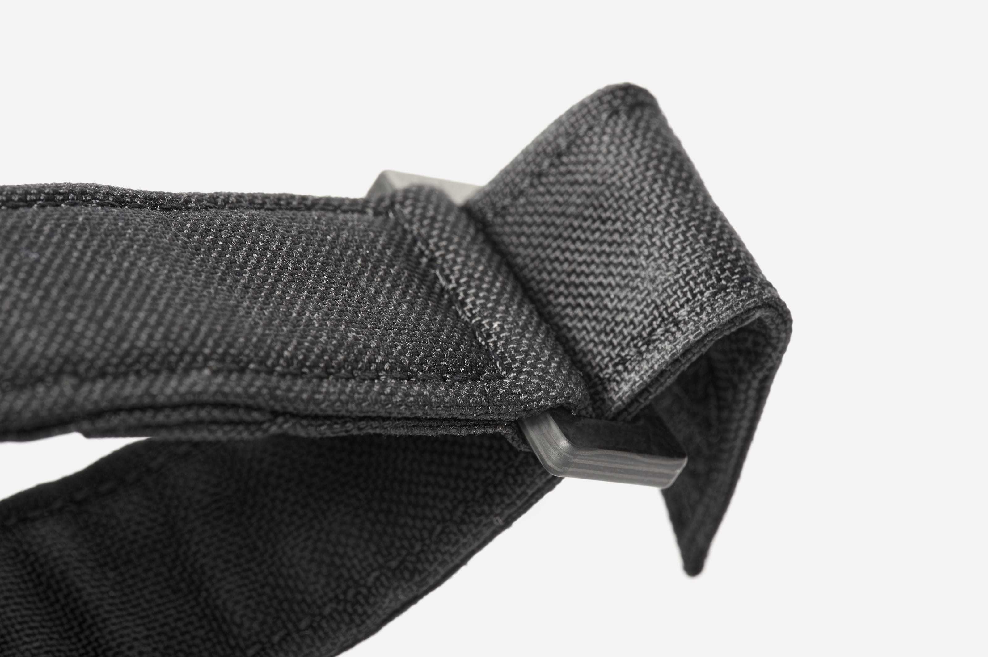 annual-calendar-watch-carbon-fiber-strap-2-ochs-und-junior_RGB-3198px