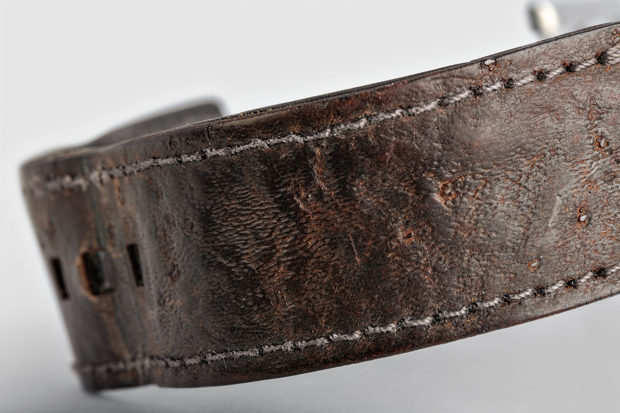 ochs-und-junior-used-sturgeon-strap_BEA8777_RGB