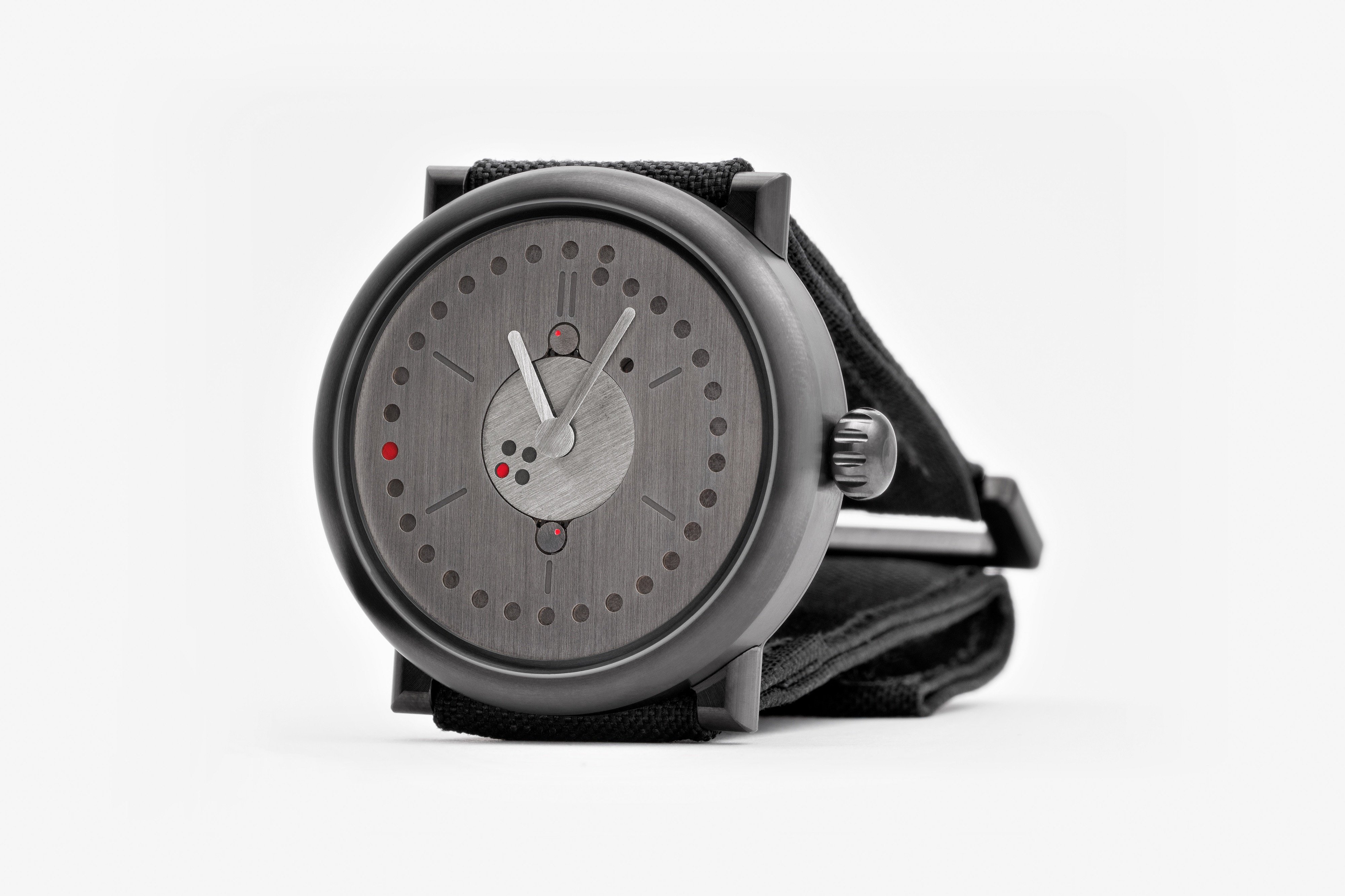 perpetual-calendar-watch-ochs-und-junior-red-dots-18-08-2016-0406-2_rgb-4000px